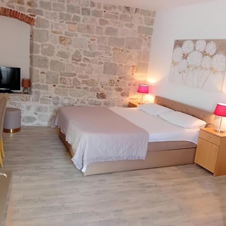 Apartment Andela Kaštela Екстериор снимка