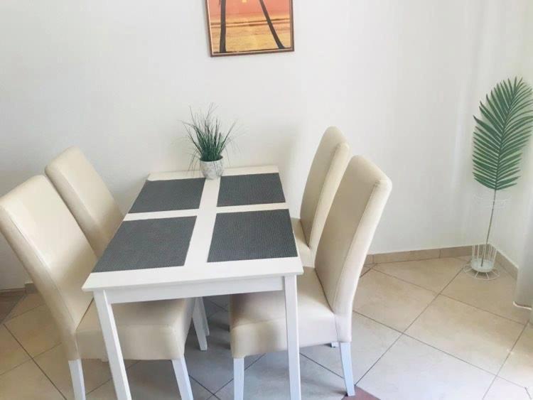 Apartment Andela Kaštela Екстериор снимка