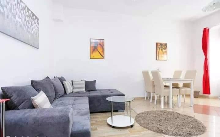 Apartment Andela Kaštela Екстериор снимка