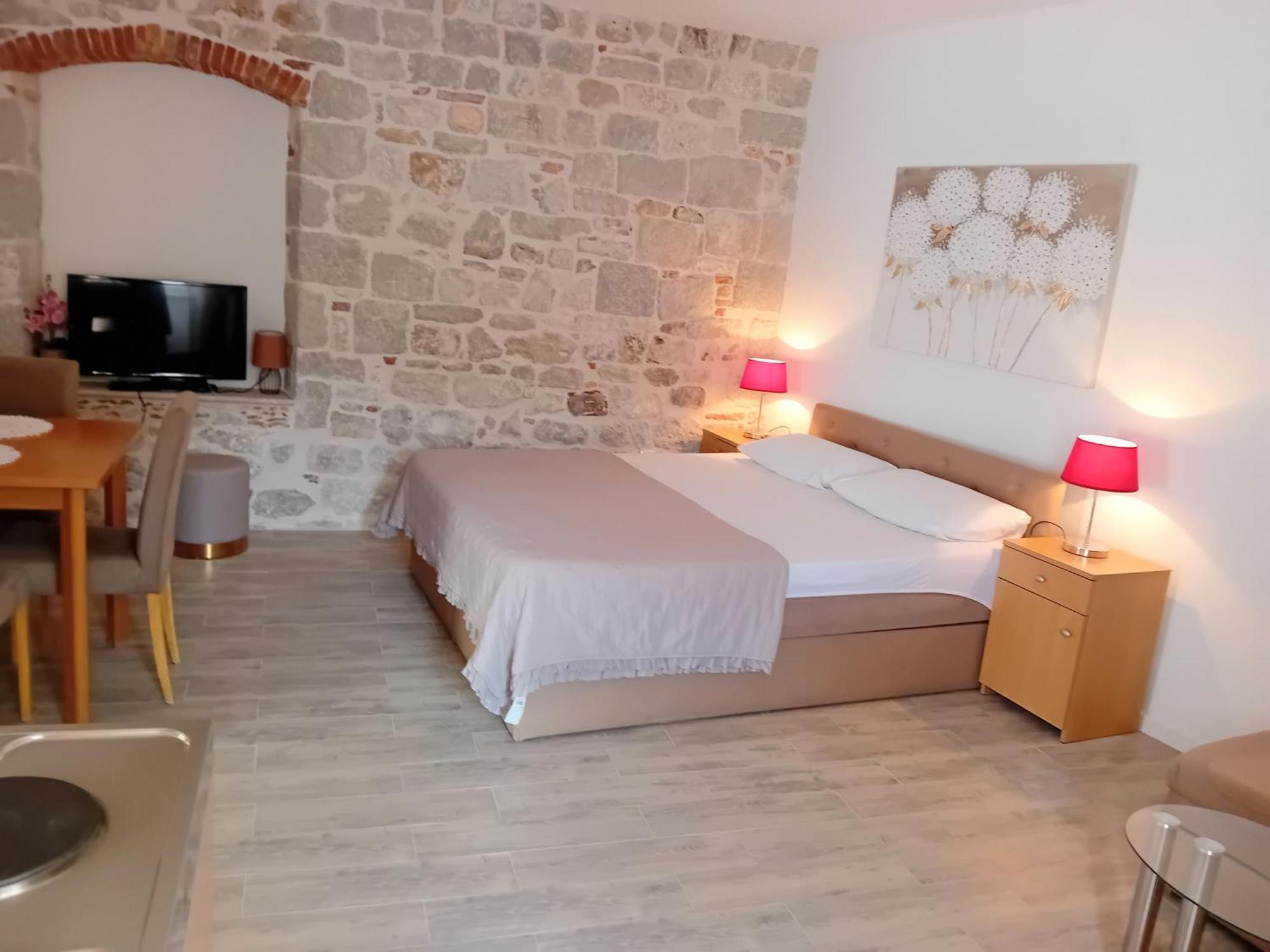 Apartment Andela Kaštela Екстериор снимка