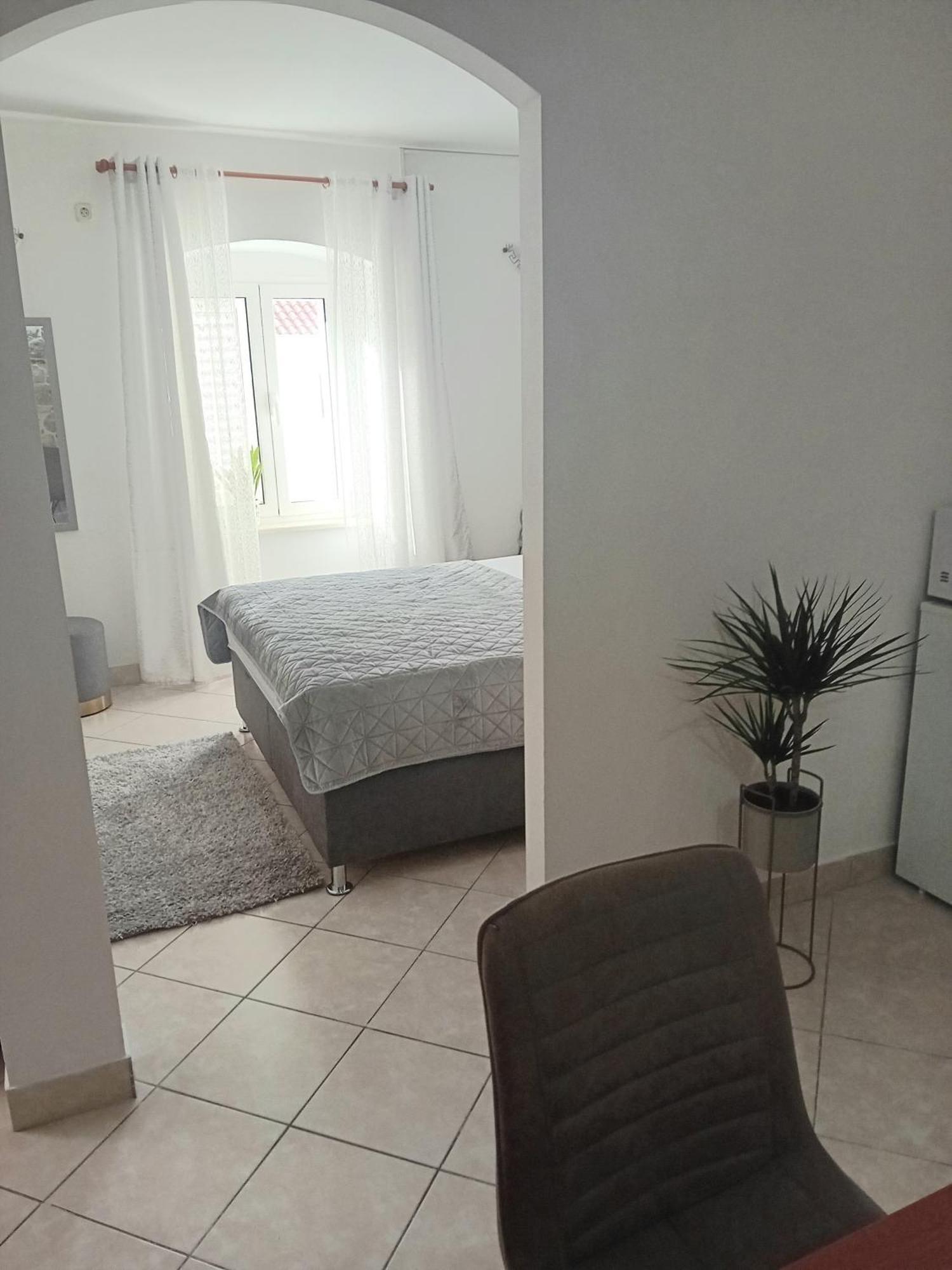 Apartment Andela Kaštela Екстериор снимка