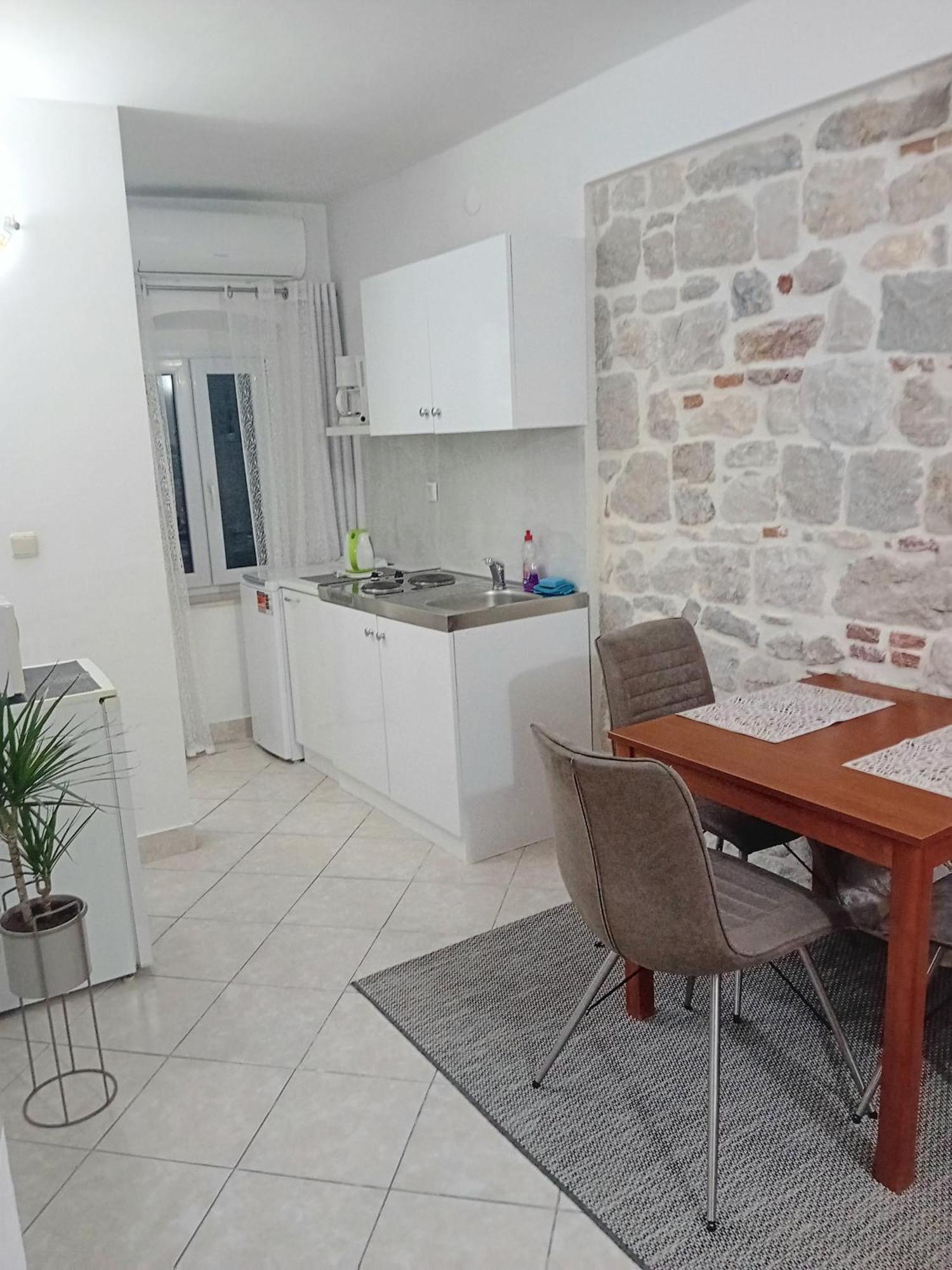 Apartment Andela Kaštela Екстериор снимка