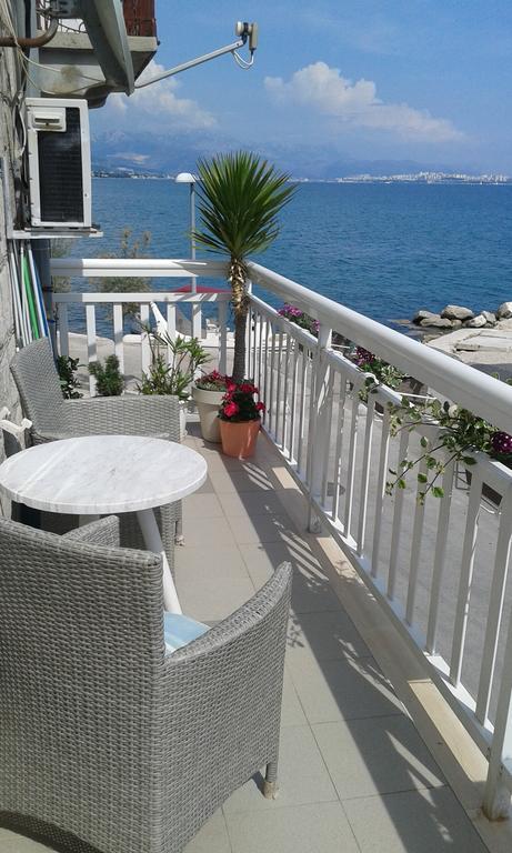 Apartment Andela Kaštela Екстериор снимка